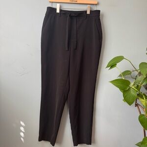 Nine West Tie Front Tapered Pull on Ankle Pants in Black. Women’s Large